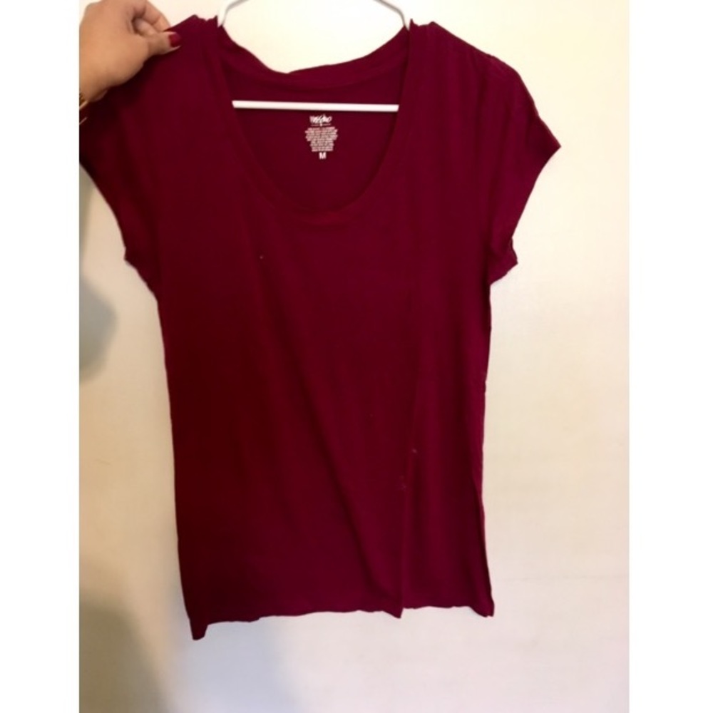 Maroon tshirt